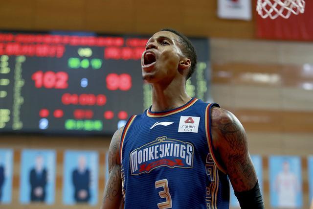 周琦：很激动加盟广东 新赛季全力冲击总冠军