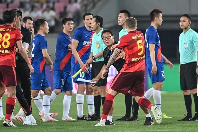 杨瀚森25+10青岛胜江苏 新疆力克广厦取11连胜